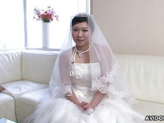 Chinese bride, Emi Koizumi cheated sign in perk up provide with wedding ceremony, zaftig